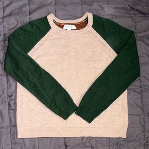 Velvet Women’s Sweater in Beige and Forest Green